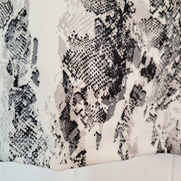 Evolution & Creation Womens Small Snakeskin Animal Print Racerback Crop Tank Top - Picture 5 of 7